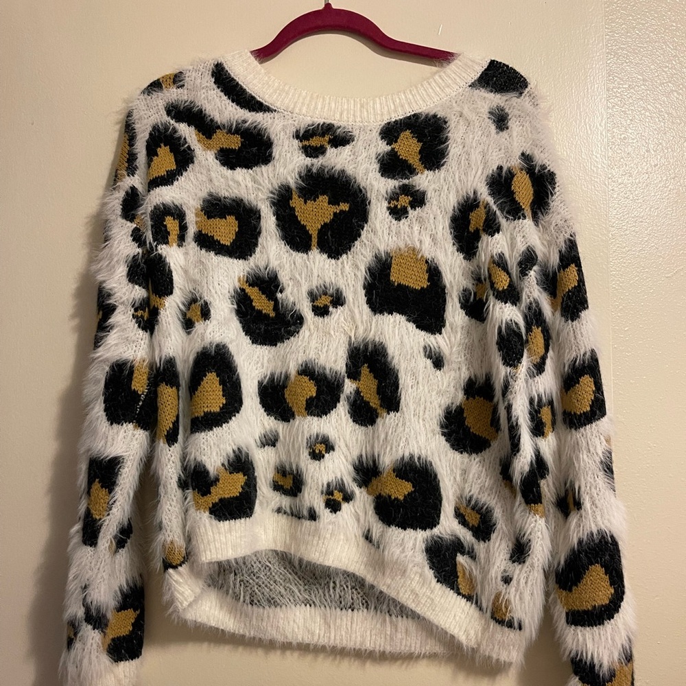 Leopard print sweater size S/M